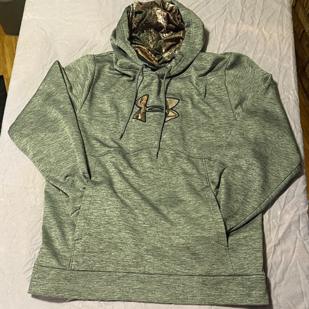 Under Armour Men's Medium Grey Hoodie with Camo Details